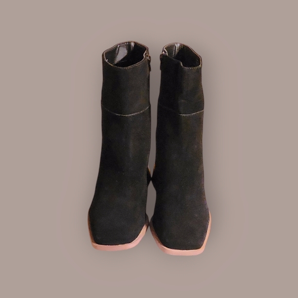 Women  Suede Black Chunky Heel Ankle Boots By Crown Vintage Size 10M - Picture 4 of 10